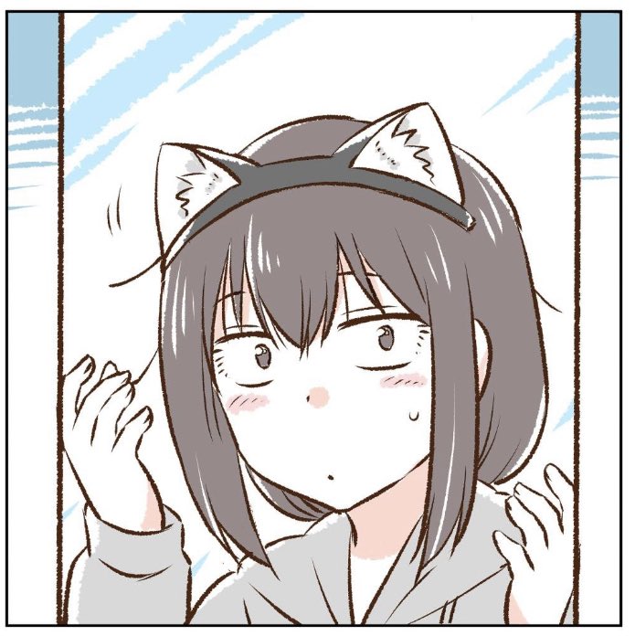 猫耳をつけてみる暗森さん 