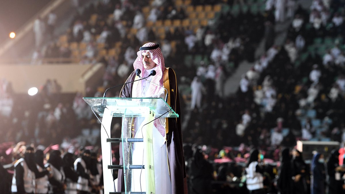 kkueduksa's tweet photo. رعى صاحب السمو الملكي الأمير تركي بن طلال بن عبدالعزيز أمير منطقة عسير ورئيس هيئة تطويرها، مساء الأربعاء، حفل تخرج الدفعة الـ 24 من طلاب وطالبات #جامعة_الملك_خالد، وذلك في المدينة الجامعية بالقرعاء..

#خريجو_kku_دفعة24 https://t.co/lNVwFXtUCK