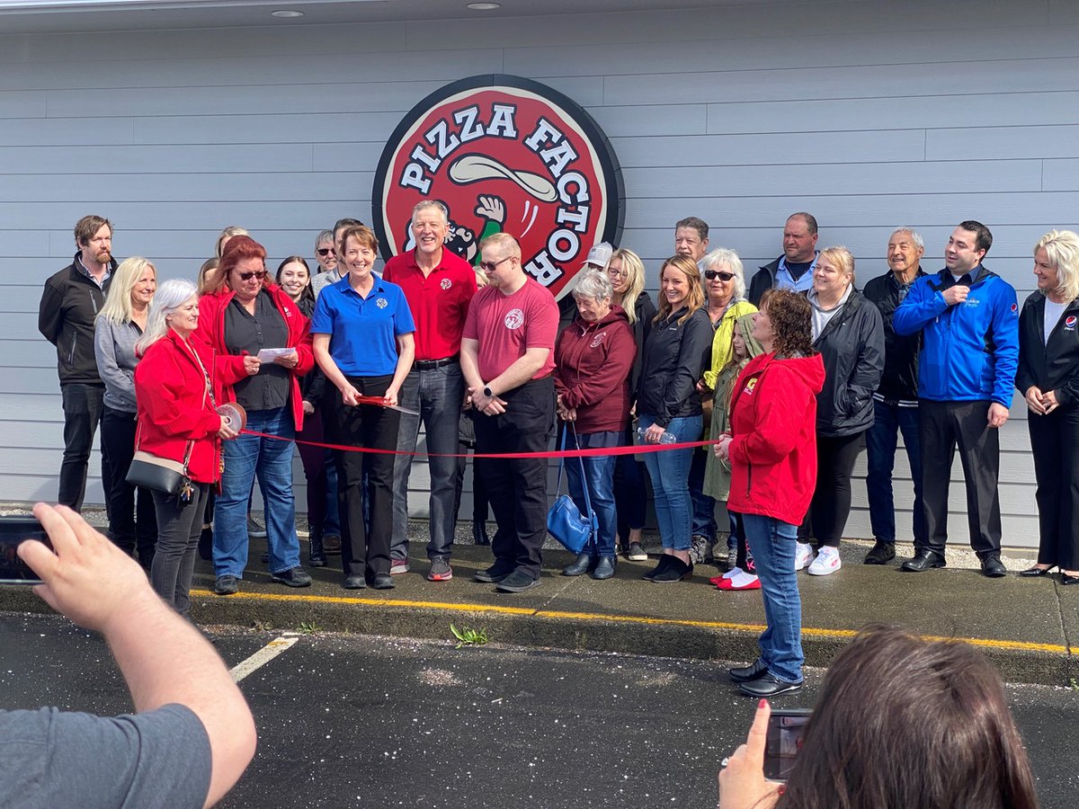 Congratulations to the newest Pizza Factory owners, Margaret Dawson and Stuart Corcoran. They opened their first Pizza Factory in Ocean Shores, Washington, the ninth in the state. Welcome to the Pizza Factory family!