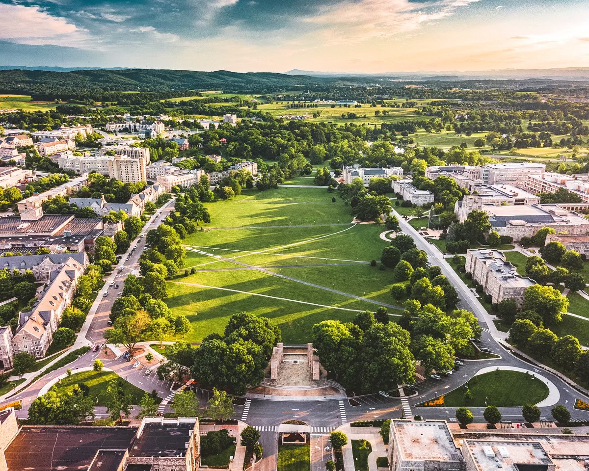 HokiesFB's tweet photo. 𝐓𝐡𝐞𝐫𝐞'𝐬 𝐧𝐨 𝐩𝐥𝐚𝐜𝐞 𝐥𝐢𝐤𝐞 𝐡𝐨𝐦𝐞. 🦃

#ThisIsHome https://t.co/upBtJMAFYY
