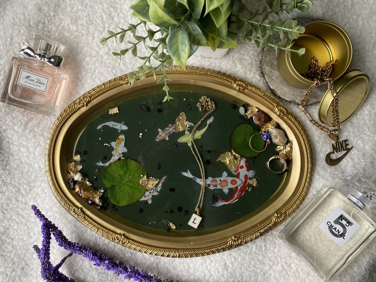 drawntosenia's tweet photo. ✨KOI POND TRAY GIVEAWAY✨
(Tin included)

For a chance to win:
•Like &amp; RT
•Make sure you’re following me
•Tag a friend below for extra support

Choosing a winner 5/23
Good luck!☘️ https://t.co/DxZzOSmm3X