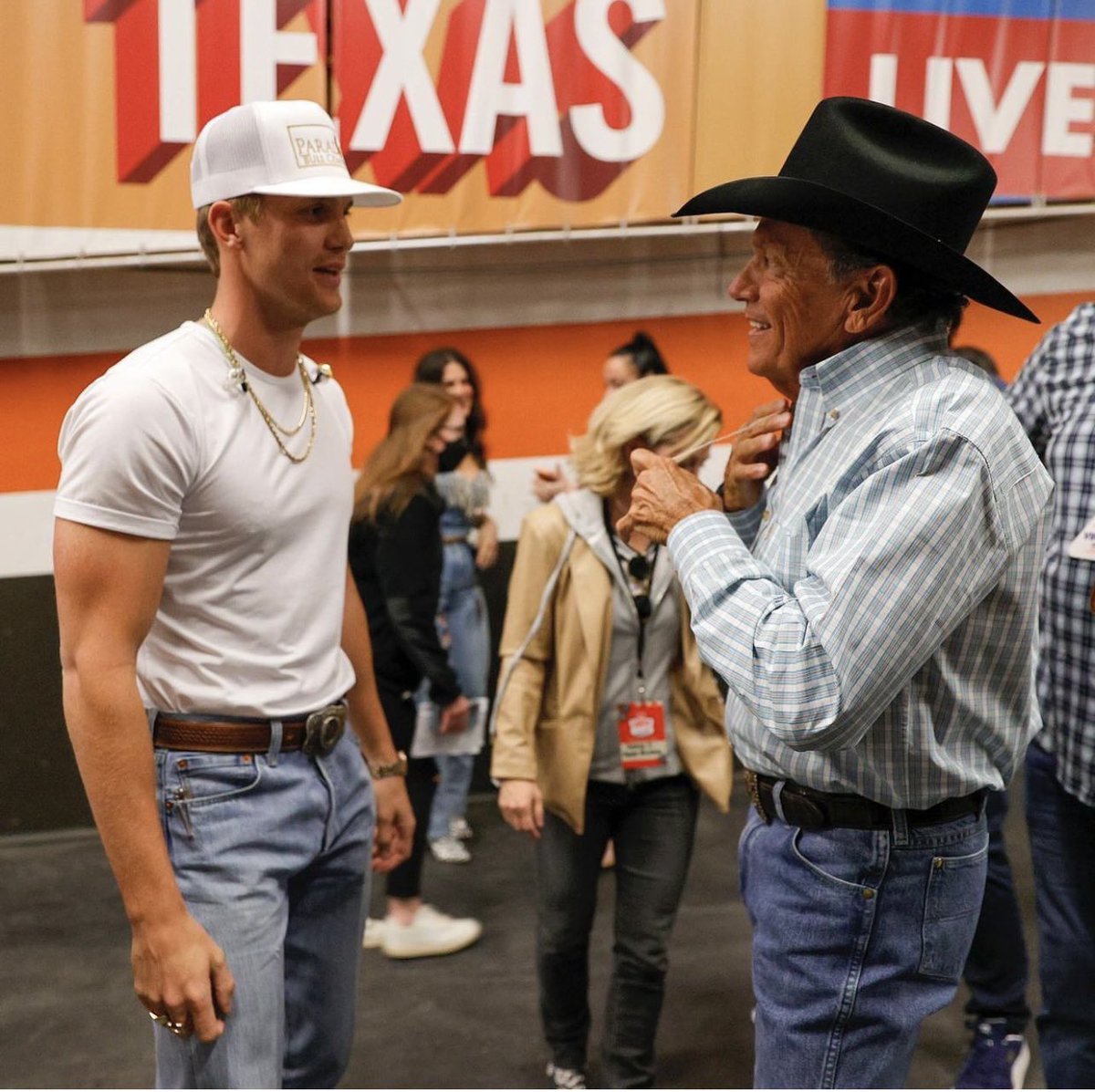 ParkerMcCollum's tweet photo. Happy birthday to the King! Not sure I would have ever started singing had I not heard Amarillo By Morning in my grandpas truck all those years ago. Thank you for setting the standard! @GeorgeStrait https://t.co/j1gCfzJZK8