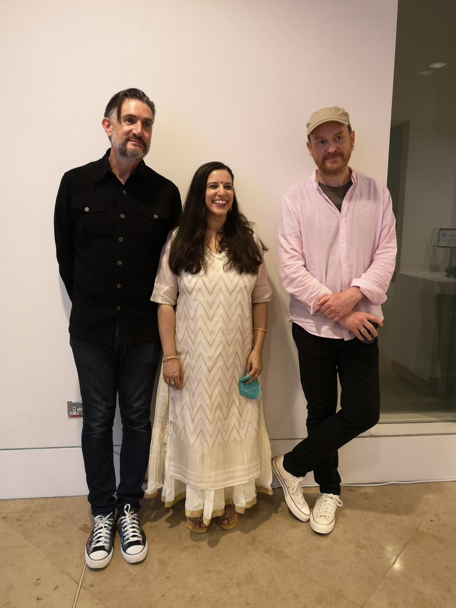 SantoshDass1048's tweet photo. Just over 2 years ago on return from #Vienna we saw @YorksThorneKhan perform at @kingsplace. Tonight #JamesYorkston + #JonThorne were joined by the exquiste vocalist @Ranjanaghatak at the same venue. Could have listened to the trio perform all night! @AliAkbarCollege @KenHunt01 https://t.co/kiPr7NgmX4