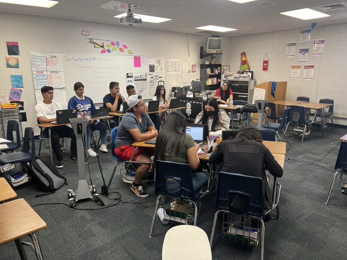 Ahs_Libertas's tweet photo. Our legal scholars presenting oral arguments in Moot Court simulation.
@The_Law_Teacher #Americas_HS #TeamSISD https://t.co/EibOm3Tp2B