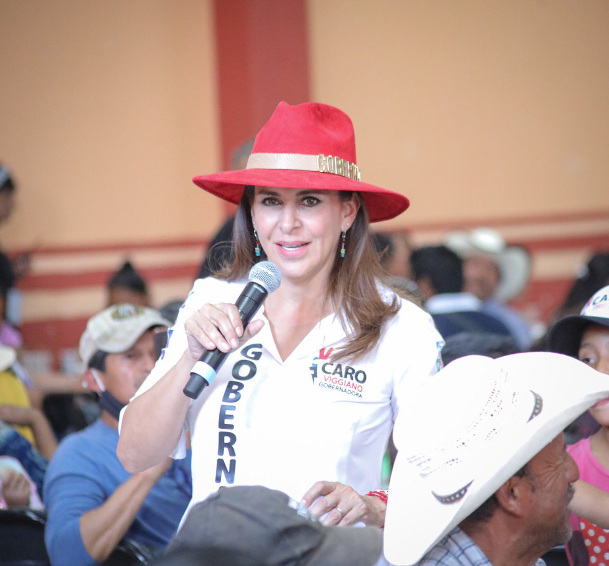 jmvalerapiedras's tweet photo. Hoy en #Huapalcalco #Tulancingo, nuestra Candidata @caroviggiano refrendó su compromiso con las familias de esta región, porque ella sabe que para tener un #HidalgoMuchoMejor, el campo debe ser una prioridad. 

¡Ha llegado la hora de darle campo al campo! https://t.co/DlYS43lE8c