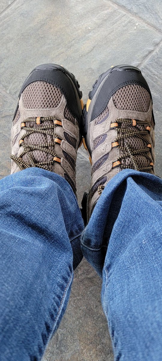 bedevilledcat's tweet image. New hiking boots to break in over the next 3 weeks.  Oh the blisters that will happen between now and the weekend.  I haven't worn hiking boots in 15 years.  I prefer the shoes.

#hikingproblems #section hiker #optingoutside