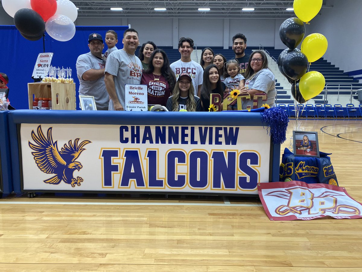 brielle_moreno's tweet photo. Extremely excited to play at the next level, I hope I continue to make you proud, I want to thanks everyone who has been with me through this journey. #signingday #channelviewhighschool #softball #bpcc #senior2022 #softballfamily https://t.co/autV9Yk521