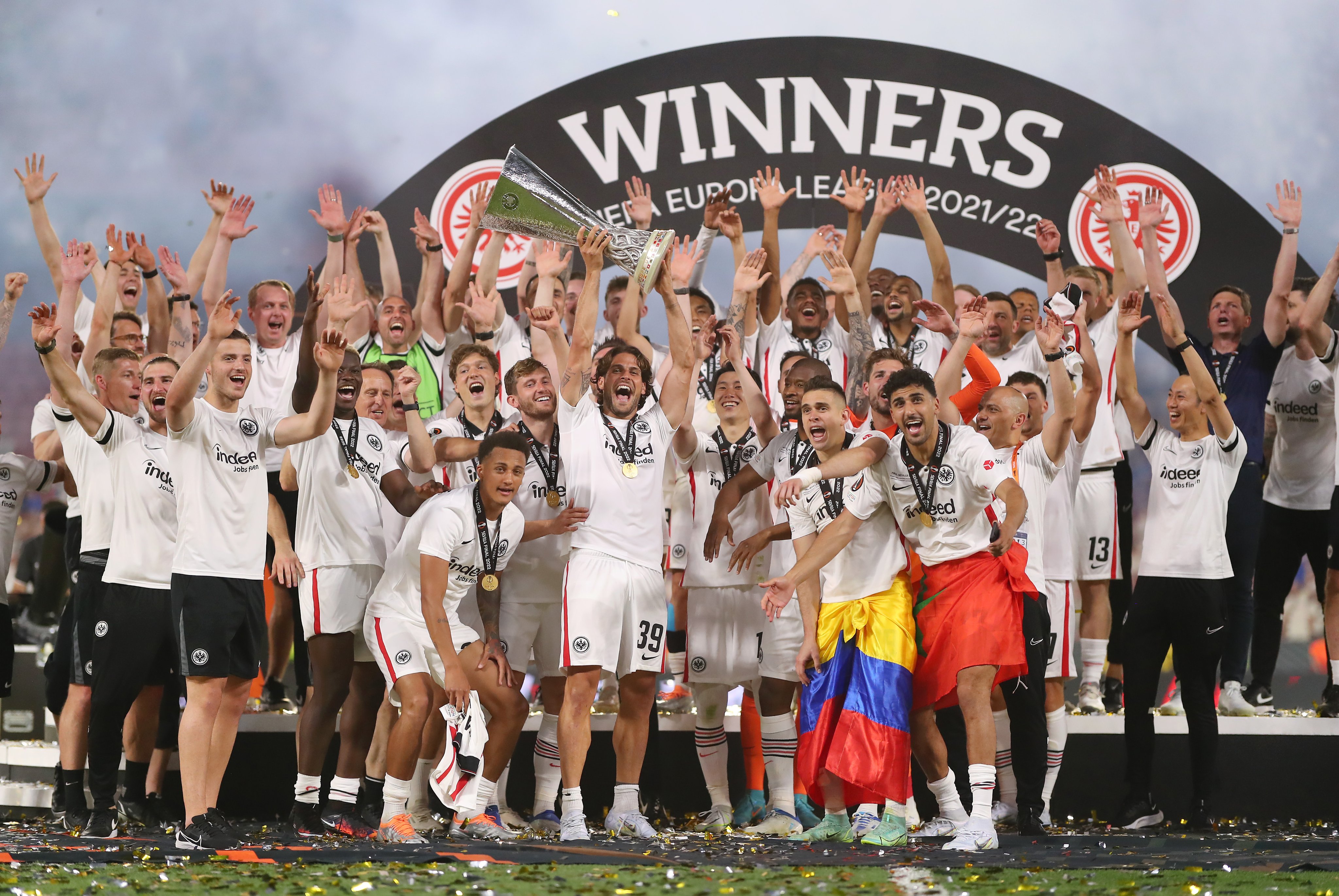 Uefa Europa League Frankfurt Become Champions With An Undefeated Europa League Campaign To Emulate Chelsea In 18 19 And Villarreal Last Season Uelfinal T Co 0zwzu713yn Twitter