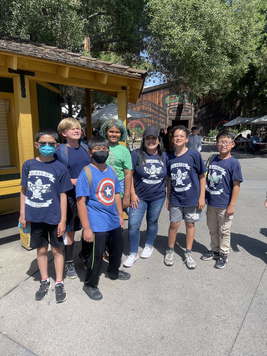 Jessica__Cadena's tweet photo. Celebrating the end of 5th grade with a trip to Knott’s Berry Farm! #QuailsRock https://t.co/pAqdqVepfL