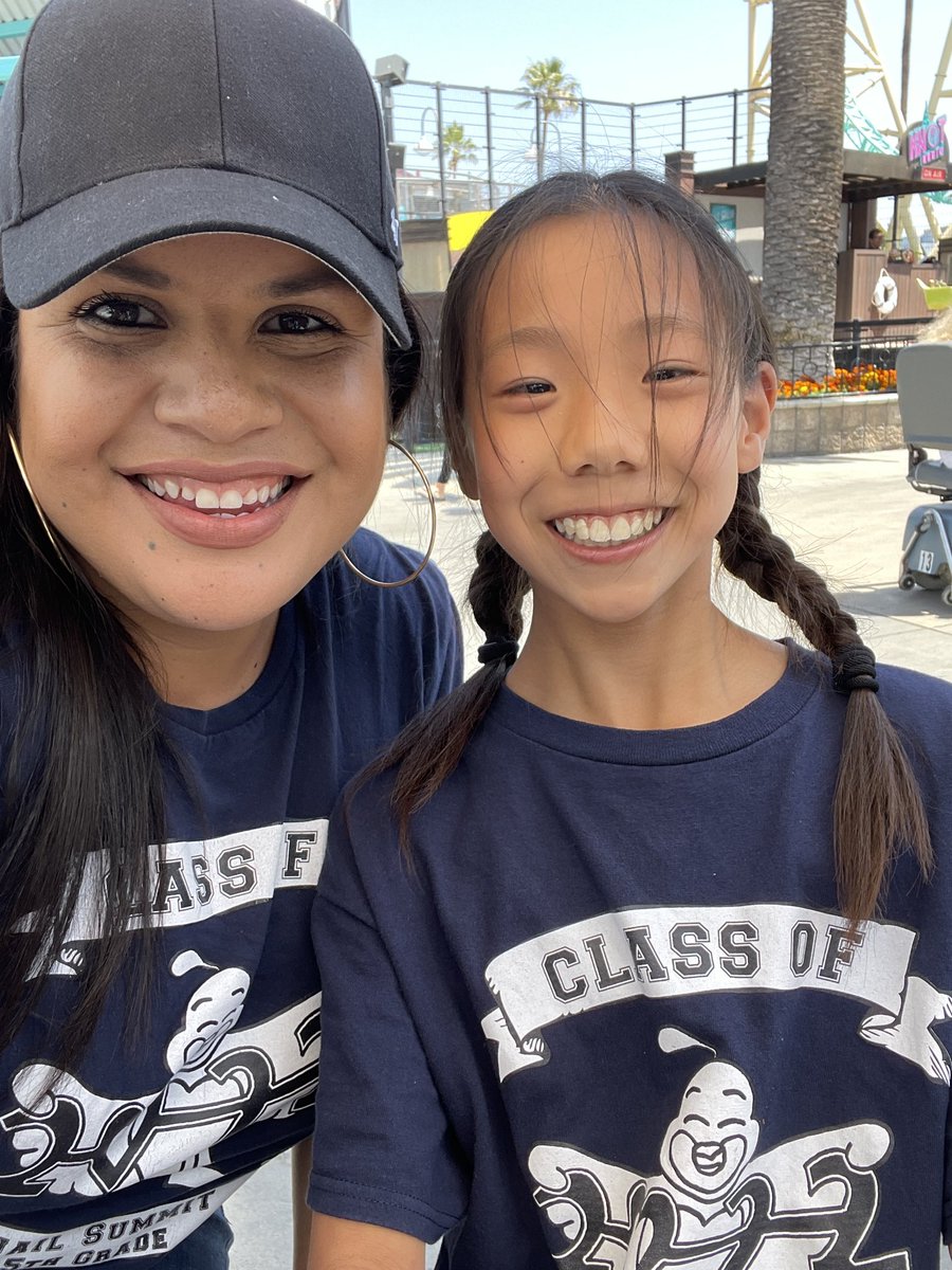 Jessica__Cadena's tweet photo. Celebrating the end of 5th grade with a trip to Knott’s Berry Farm! #QuailsRock https://t.co/pAqdqVepfL