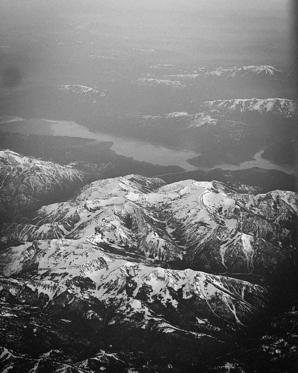 StudioModerne's tweet photo. Working in Washington for the rest of the week. Justin got crazy taking photos on the plane 🫠

#americathebeautiful 

📸: @ShubertART https://t.co/txBaedVhKH