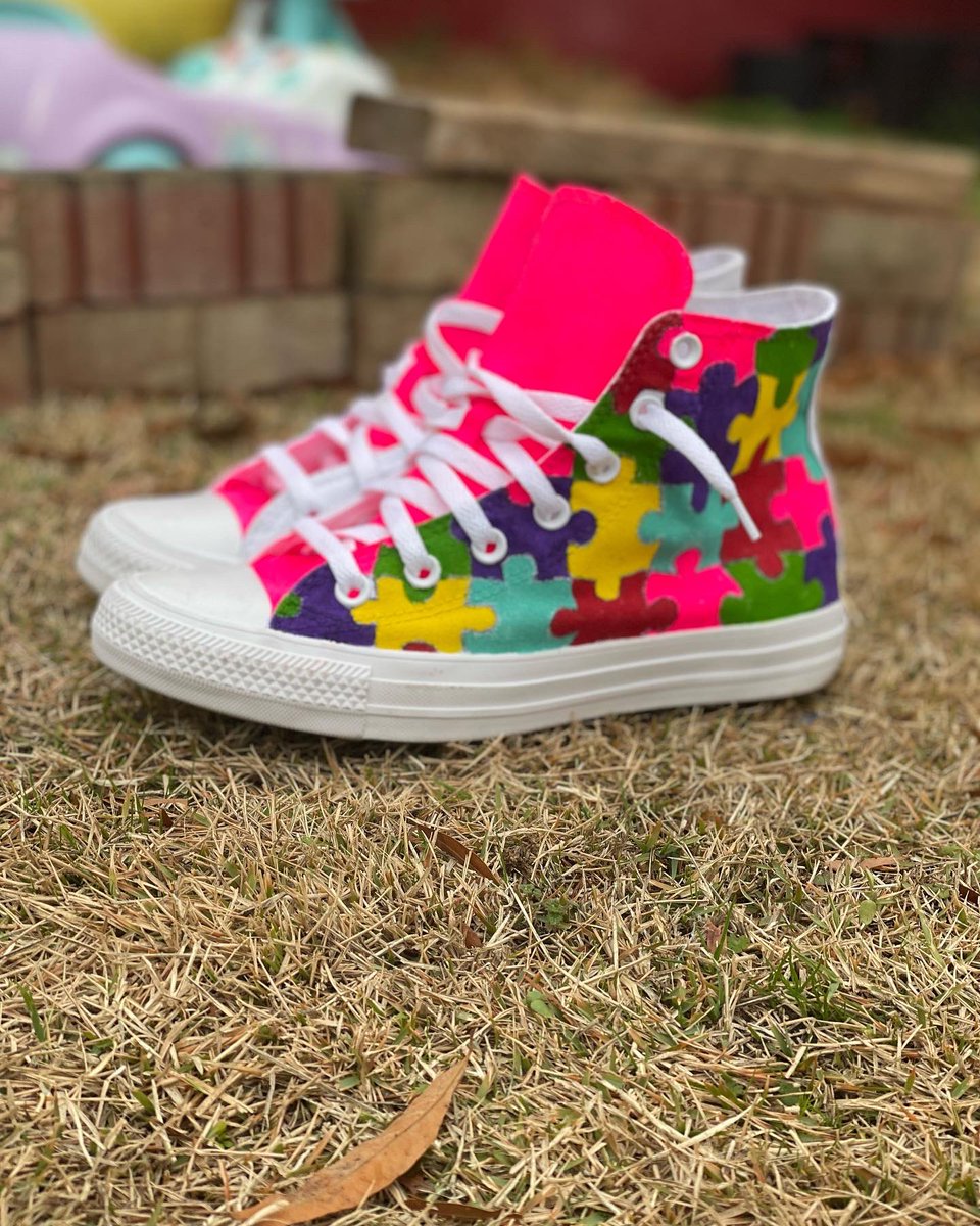 RuffCustomz's tweet photo. "Autism may be hard to see, but it isn't invisible. Practice compassion." 

Check out these Autism Awareness Custom Converse we did for a Non-Profit Organization that specializes in working with individuals on the spectrum🔥👟‼️ #custom #customshoes #autism #AutismAwareness https://t.co/wdN0ZRLB9t