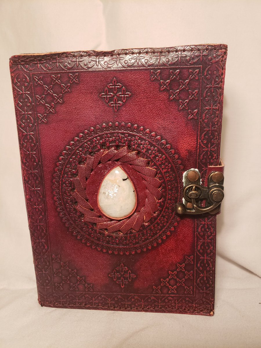 ThreeCrows17's tweet image. 🌌💤💫  Just look how beautiful these Moonstone Dream Journals are  👀😍🌙