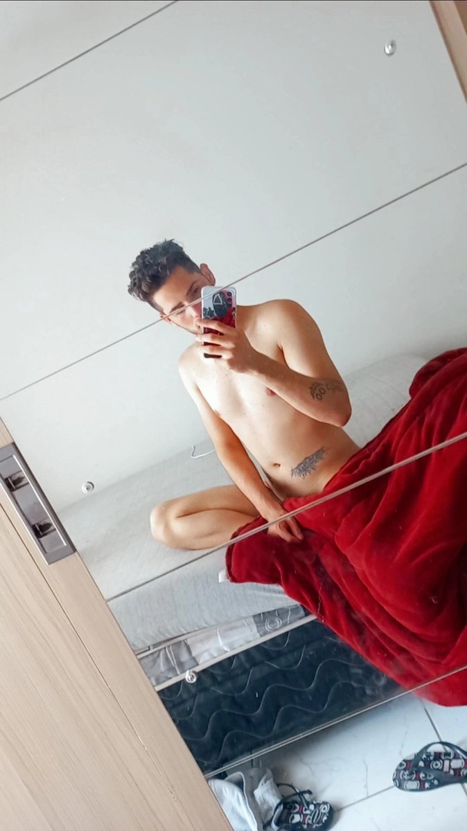 Emer02169871's tweet photo. Frio chegou e eu ainda sem contatin/mozão pra me esquentar...😇🥶😈🔥 https://t.co/3VHGF3NJGZ