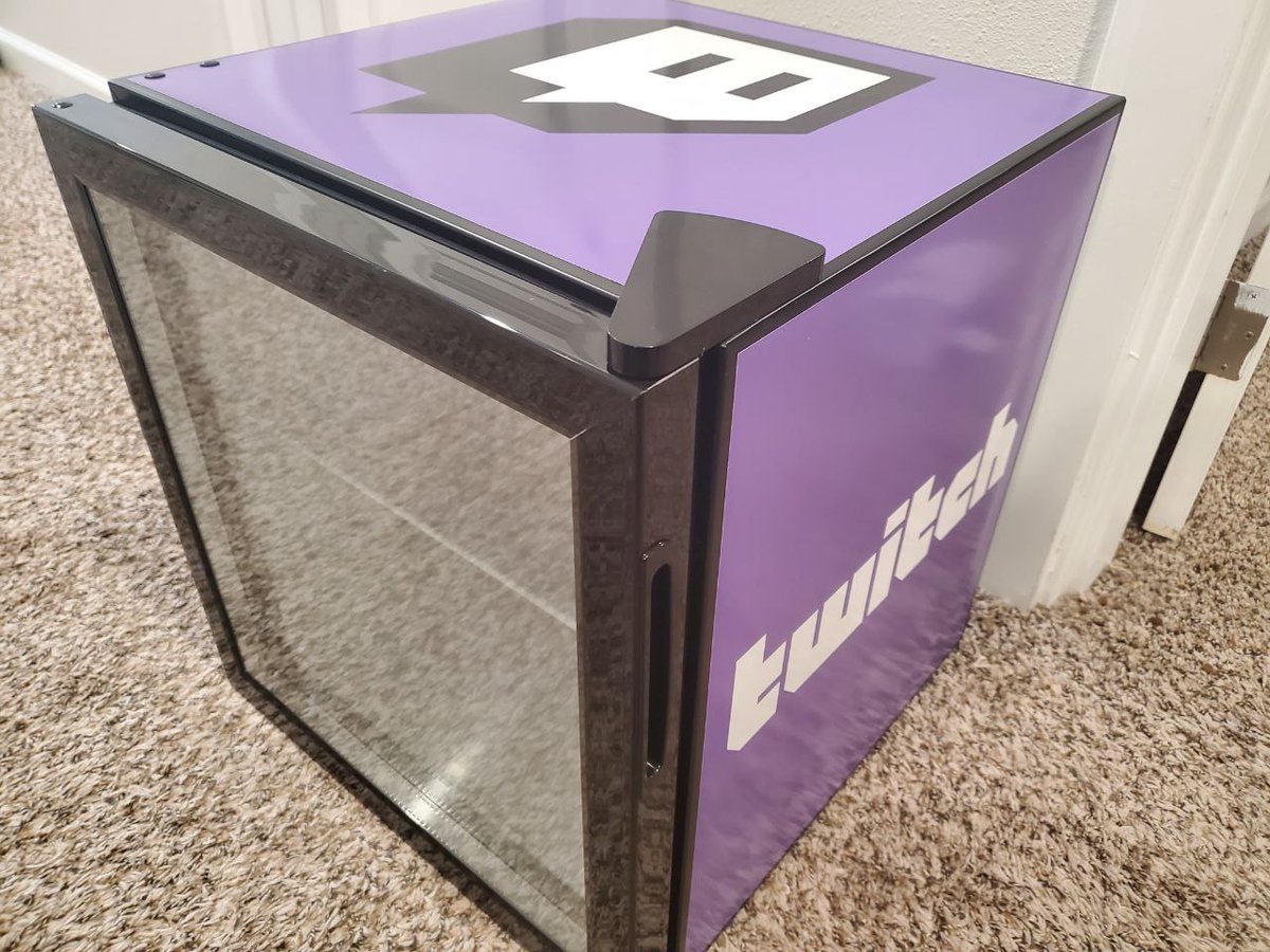 PirateSoftware's tweet photo. I arrived home to a... FRIDGE?! 
@Twitch WHAT HAVE YOU DONE?

BRB filling it with choccy milk. ( ͡° ͜ʖ ͡°) https://t.co/a75XvqXHW5
