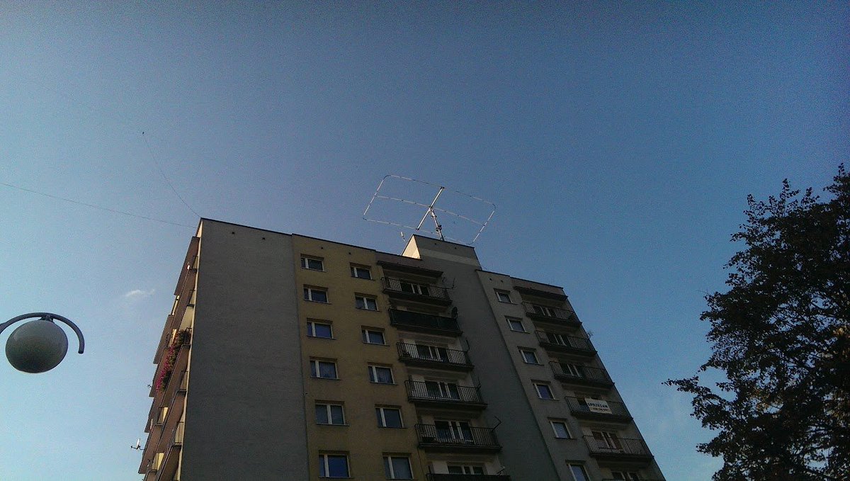 SP9DLM's tweet photo. Today, before sunset, I turned on the TRX but turned the antenna towards Asia. In a few minutes I made #SBB #QSO on the #15m #21MHz band from Philippines🇵🇭, China🇨🇳, Indonesia🇮🇩 and Israel🇮🇱. The #UB50 antenna does a good job. #hamradio #hamr #dxing @wimo_de #swl https://t.co/Wpym5qcvLn