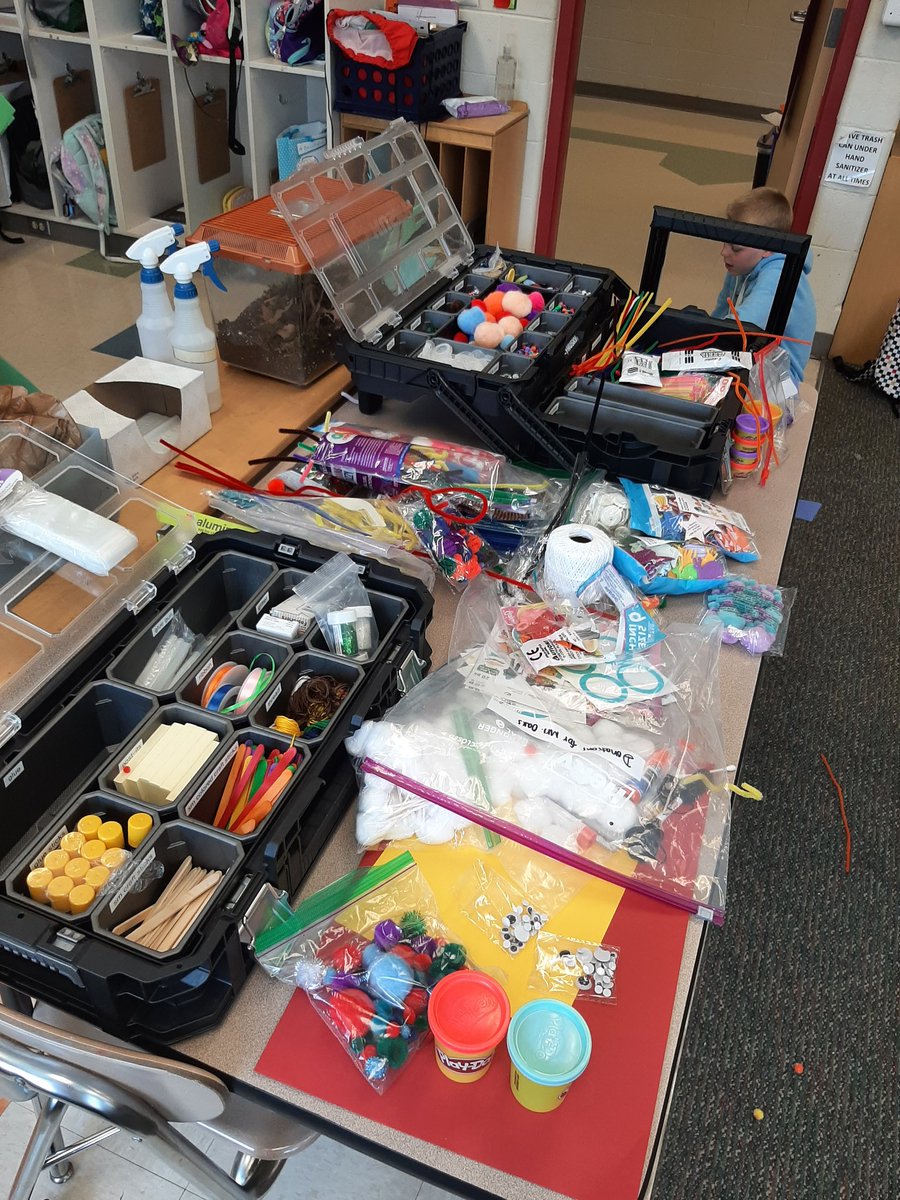 tanya_churchill's tweet photo. The ol' mobile maker cart took a hit today in Kari Oak's 4th grade class @HGHedgehog The @makeymakey kits and @scratch are going to be great for assessing the #sci4.P.1 unit...superheros, villians, batteries, flashlights and more! #wcpssdll @Southernarea1 #RefillNeeded #SoFun https://t.co/KEDepd0KoD