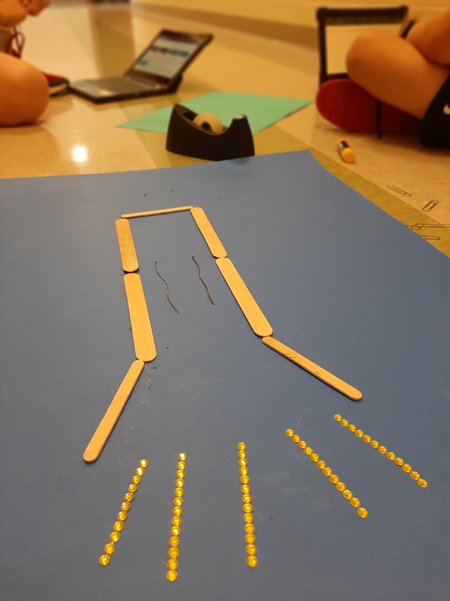 tanya_churchill's tweet photo. The ol' mobile maker cart took a hit today in Kari Oak's 4th grade class @HGHedgehog The @makeymakey kits and @scratch are going to be great for assessing the #sci4.P.1 unit...superheros, villians, batteries, flashlights and more! #wcpssdll @Southernarea1 #RefillNeeded #SoFun https://t.co/KEDepd0KoD