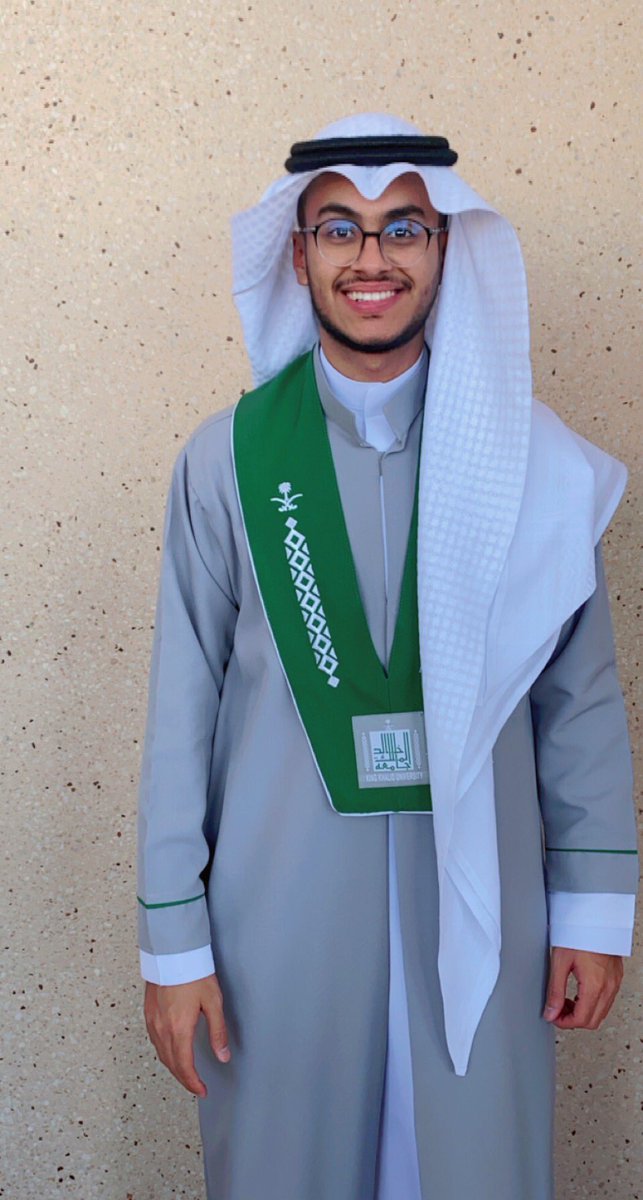 iM3_7K's tweet photo. بفضل الله و كرمه تم اليوم تخرجي من كلية طب الاسنان بجامعة الملك خالد و حصولي على درجة البكالوريوس في تخصص طب وجراحة الفم والاسنان بتقدير ممتاز مع مرتبة الشرف شكرا من القلب لوالديّ وعائلتي وكل من قام بدعمي ومساندتي من أقارب وزملاء سائلا المولى التوفيق لي و لكم🤍
#جامعه_الملك_خالد https://t.co/uOcWPpCSez