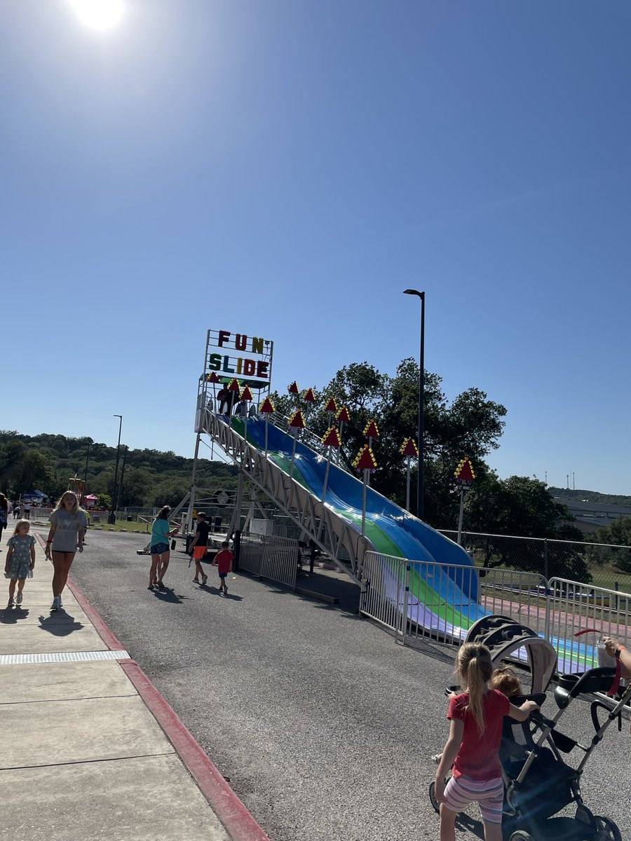 dorothy_runyen's tweet photo. Truly LEGIT, end of year Carnival! Thank you to our amazing PTA for putting this all together! @ASES_Mavericks @JennHansen10 @shannaD4 @Maryblevins01 @kimstanley46 https://t.co/XNyWm82d0m