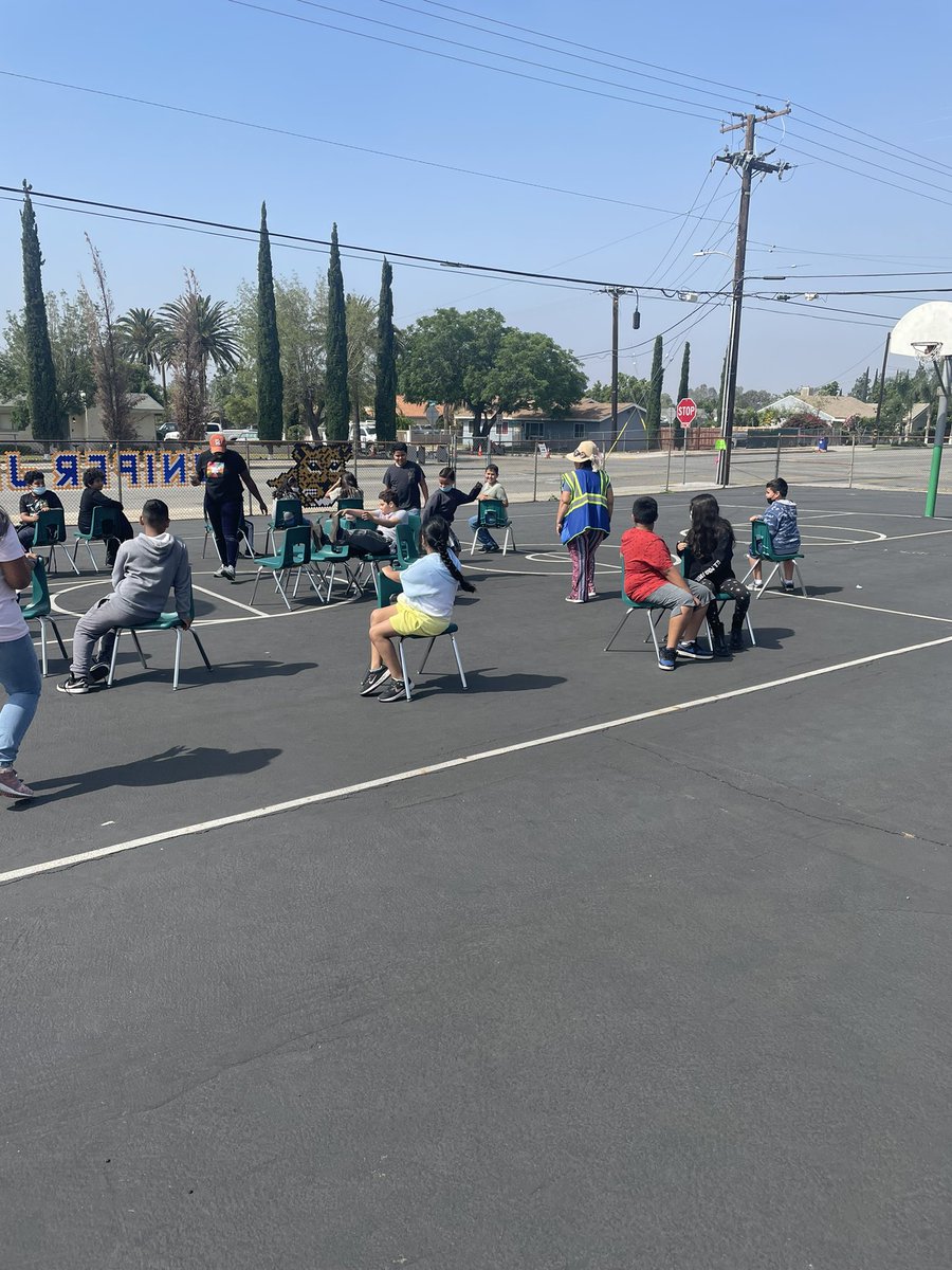 FUSD_Juniper's tweet photo. Lots of fun at Juniper today!
Field day ✅
BBQ ✅
5th grade promotion ✅ https://t.co/fGkYb4qjLP