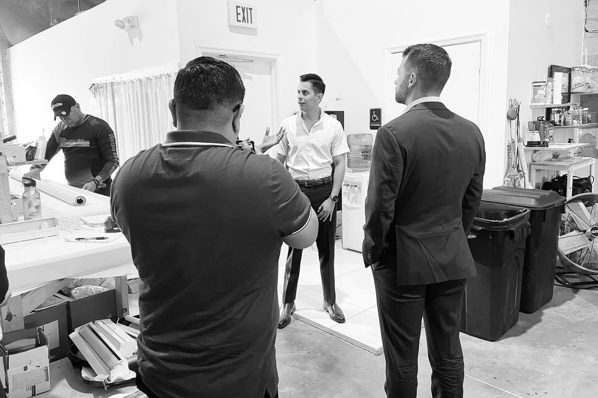 stevenramos_'s tweet photo. ✈️ 📷 💻 📍

Texas
Miami 
DC 
…and counting!

@bienvenido_us @BienvenidoIA 

#RedWave #CreativeDirector #ContentCreator #HispanicVoice https://t.co/Qb2mxx7d67