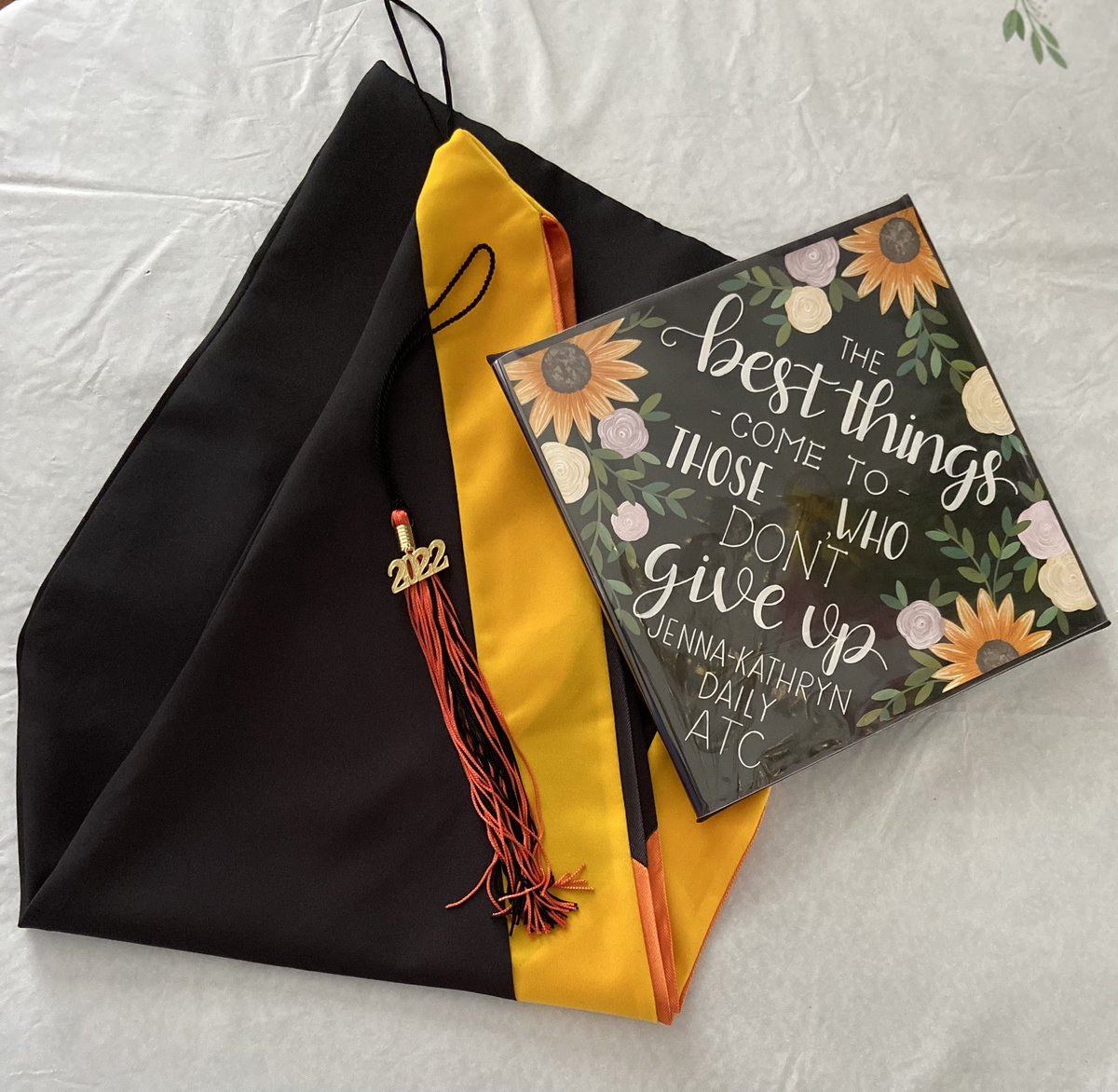 jenkay_7's tweet photo. I did it! There was a time where I honestly wasn’t sure if I’d be able to but I actually did it.🎓

Introducing, Jenna Daily, ATC⚕️🤍 https://t.co/BuscwImD9a