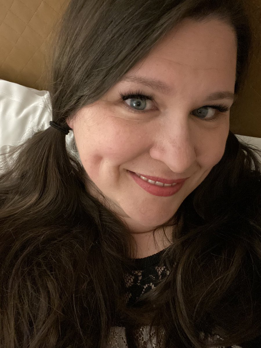 Joni Delaurier (@jonidelaurier) on Twitter photo Feelin Kansas City pretty!
Showcasing with <a href="/IScarlettButler/">Scarlett Butler</a> at Folk Alliance International in #KansasCity this weekend ♥️ Feelin Kansas City pretty!
Showcasing with <a href="/IScarlettButler/">Scarlett Butler</a> at Folk Alliance International in #KansasCity this weekend ♥️