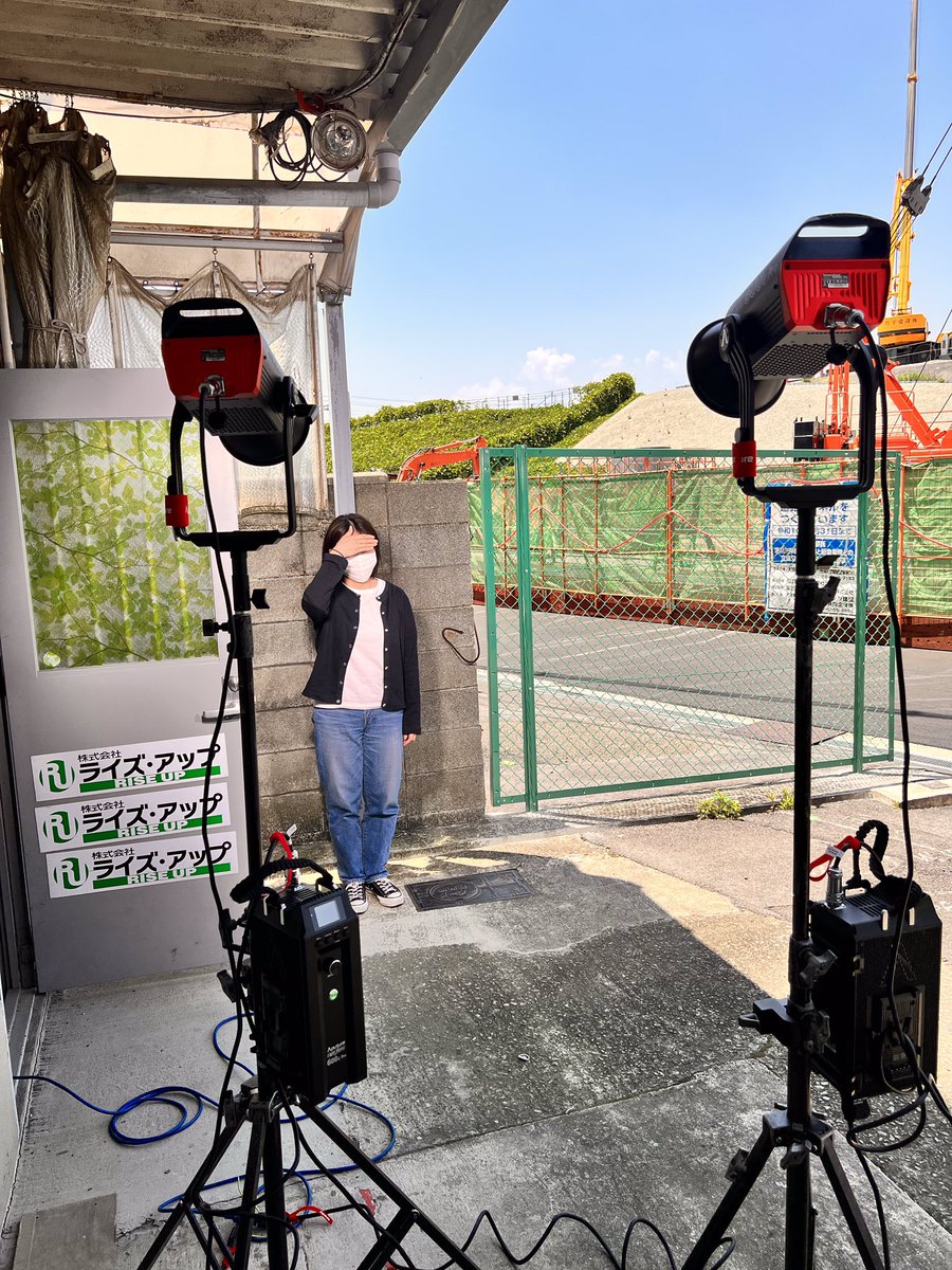 kt_riseup's tweet photo. 照明課新規機材Aputure（アプチャー）LS600d Pro2台導入致しました！
外でもこれだけ明るいので、ロケやCMなど沢山の現場で活躍します！
#Aputure #LS600dPro #照明　#CM照明　#イベント照明 https://t.co/g8HGQGF6pO