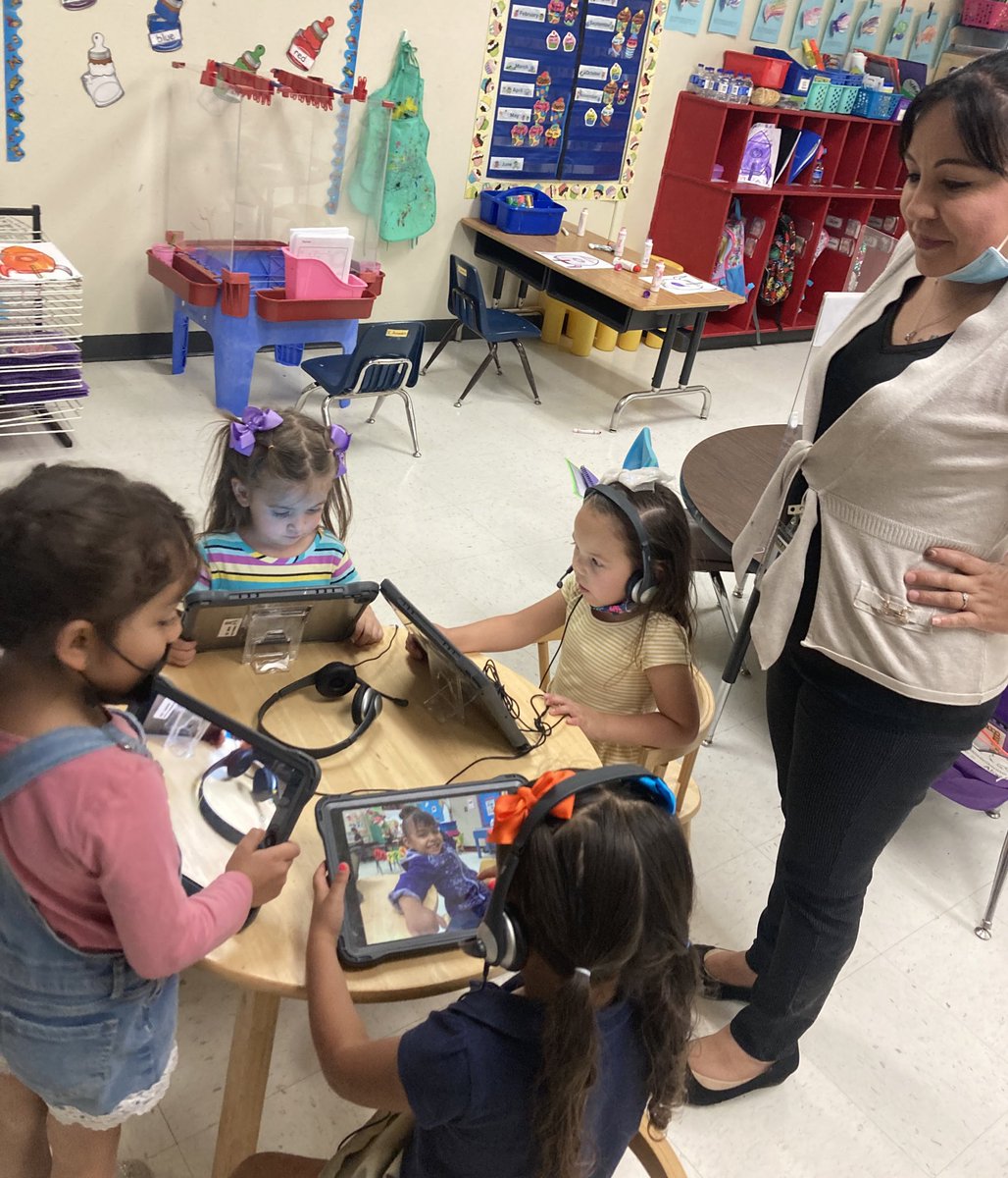 BESRams_SEISD's tweet photo. Visiting our little Eagles is the best part of my day! They sure do love learning with their I-Pads #Prek3rocks @Loya_Primary90 @SanElizarioISD https://t.co/frVvzcYahJ