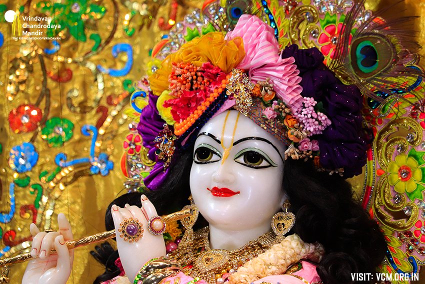 VCMVrindavan's tweet photo. ❀𝐻𝑎𝑟𝑒 𝐾𝑟𝑖𝑠ℎ𝑛𝑎❀━
🙏🏽 Today's Darshan 📿
🌷 Vrindavan Chandrodaya Mandir 🌷
━❀19/05/2022 ❀━
#krishna #radhaa https://t.co/hDMNV1E7IS