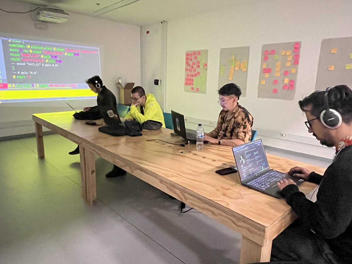 CinematecaBta's tweet photo. En la #MediaLabCinemateca se realizó el #MicroTaller Livecoding: Introducción a Tidal Cycles #MediaExp #NocheDeMuseos2 #ElPoderDeLosMuseos https://t.co/lZbQMjP1a8