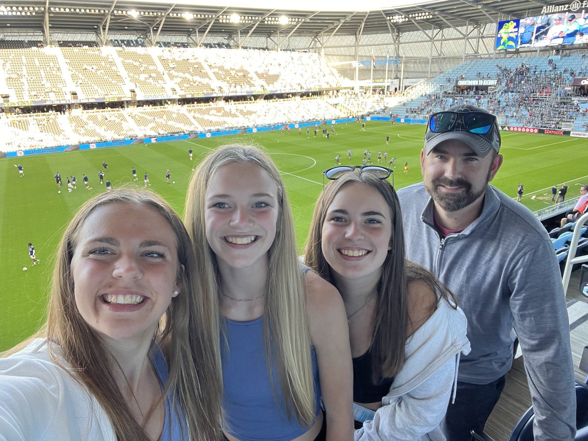 schlautzofun's tweet photo. Let’s go Loons!!#MNUFC https://t.co/7OIdgd0NTJ