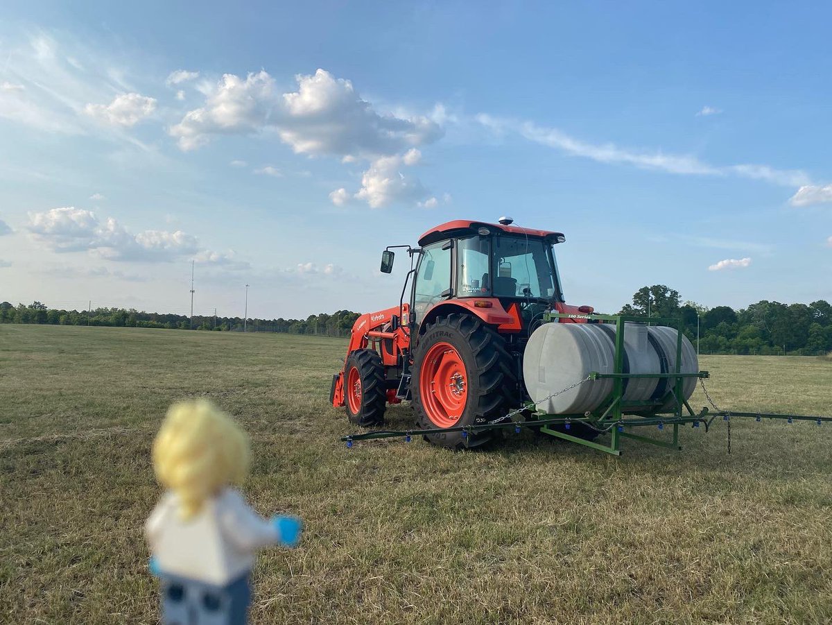 LegoForages's tweet photo. What better #reward for finishing your #research than a #reese cup! Today we applied two liquid #nitrogen products from R.W. Griffin in our #hayfield demo.

#CreativeCollaboration #GrowGrassGrow #UGAExtension #UGAResearch #ILoveReesesDay https://t.co/ncxWIIIoAZ