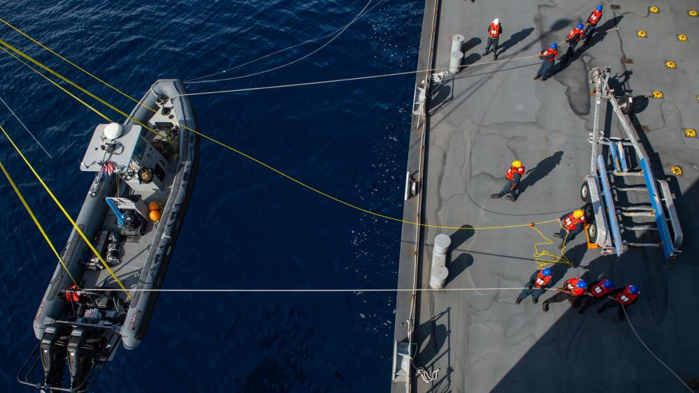 .@USPacificFleet’s #EODMU5 and #USSMiguelKeith participate in exercise #NobleVanguard in the #SeaOfJapan. #FreeAndOpenIndoPacific #Readiness #Lethality
 
📸: MC2 Gregory A. Pickett II