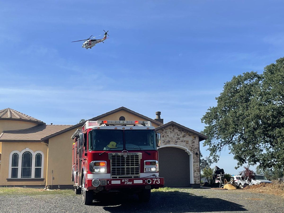 #EvitaFire [update] Forward progress stopped. 8 acres and 65 percent contained. No structures damages, 2 outbuildings burned.