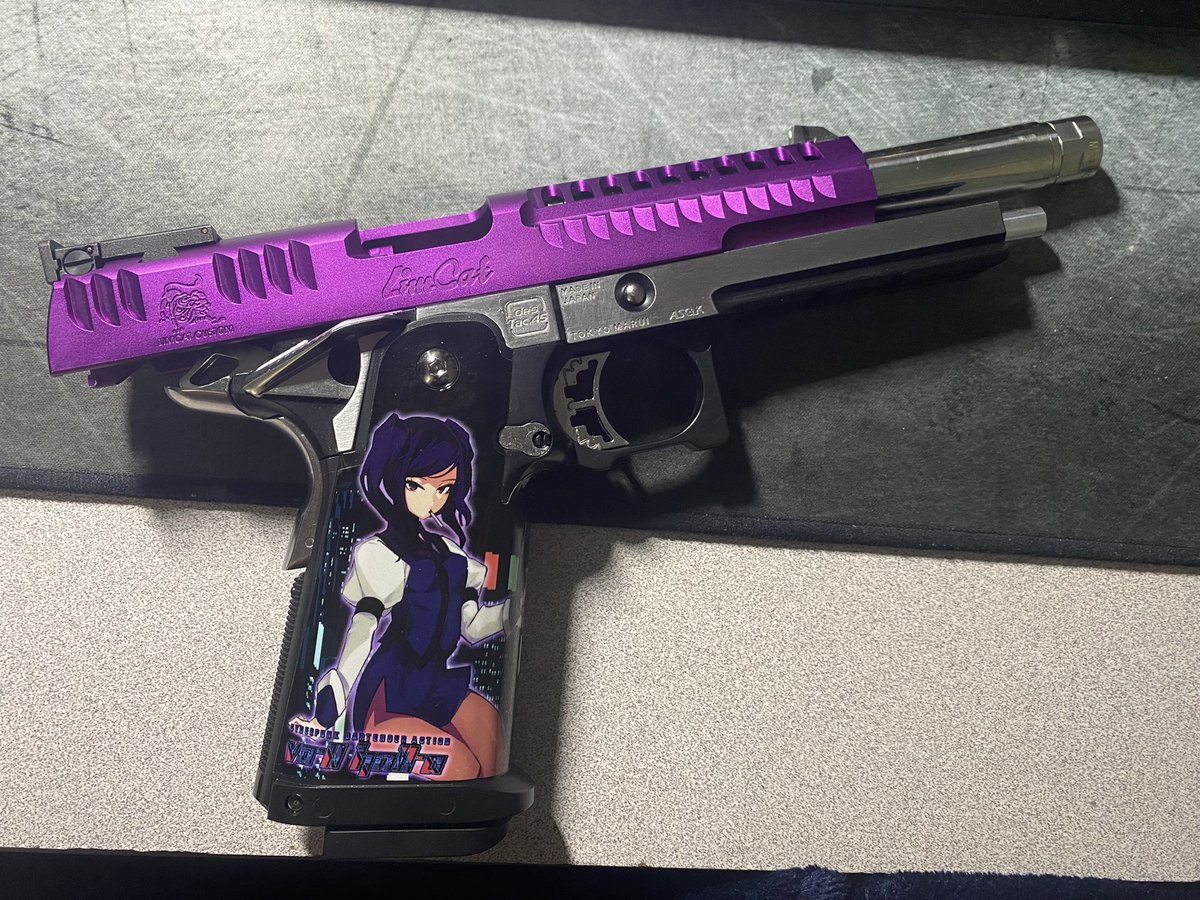 Throwaway3101's tweet photo. Time to mix drinks and take- ..um change lives with the Jill Stingray 🍸Va-11 Hall-a TM Hi-capa build #va11halla #airsoft https://t.co/GJJoAfOPJA