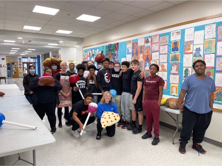 🎨What a paper mache pop-up Art Show of our 8th Grade students! Thank you Ms. Fennelly for displaying student masterpieces.🎨