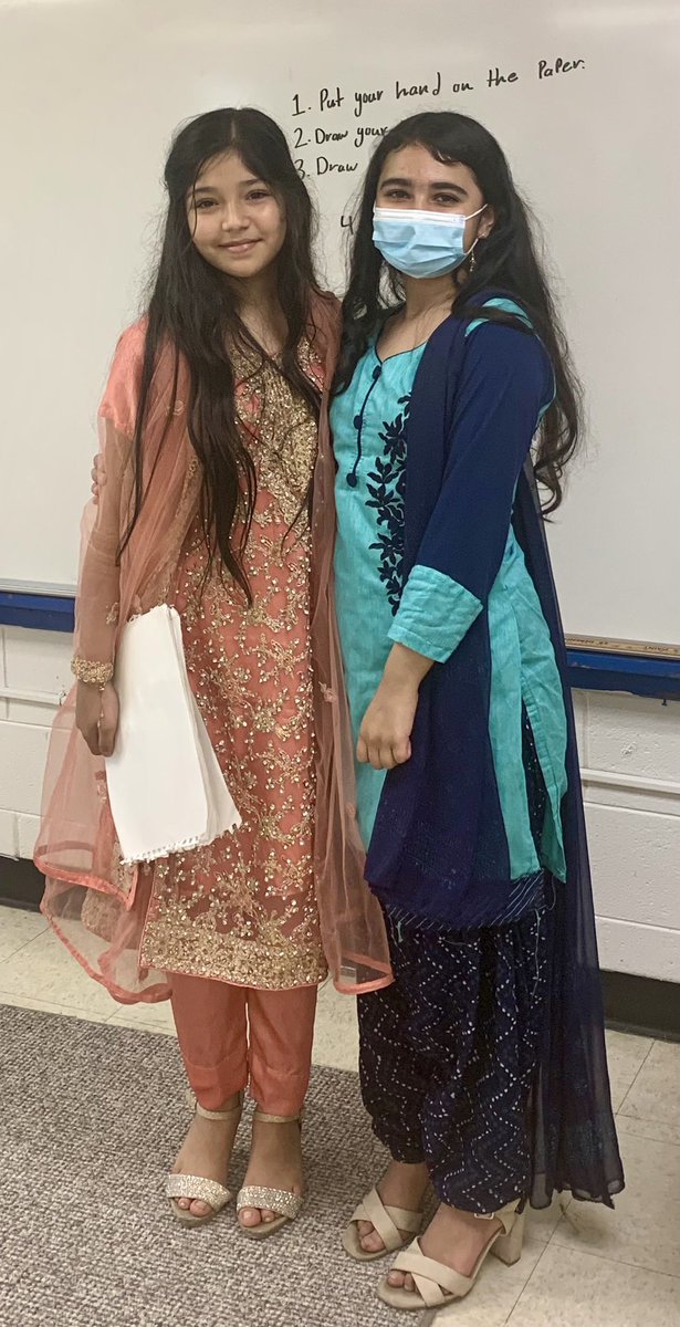 WindsorForestES's tweet photo. What an awesome day celebrating cultures from around the world at our International Day Festival. Thank you to our ESOL Department and Wildcat student volunteers. We would also like to thank @SECHS_Cobras for reading to our scholars and donating over 150 books. @SCCPSS @AnnLPGA https://t.co/o7usXo5NB8