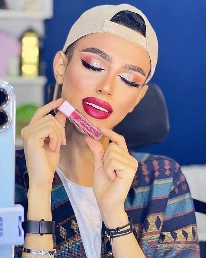 تخيل دي تبقي كابتن ياسمين و دا عمر بيعمل ميكب لنفسه 
عليه العوض