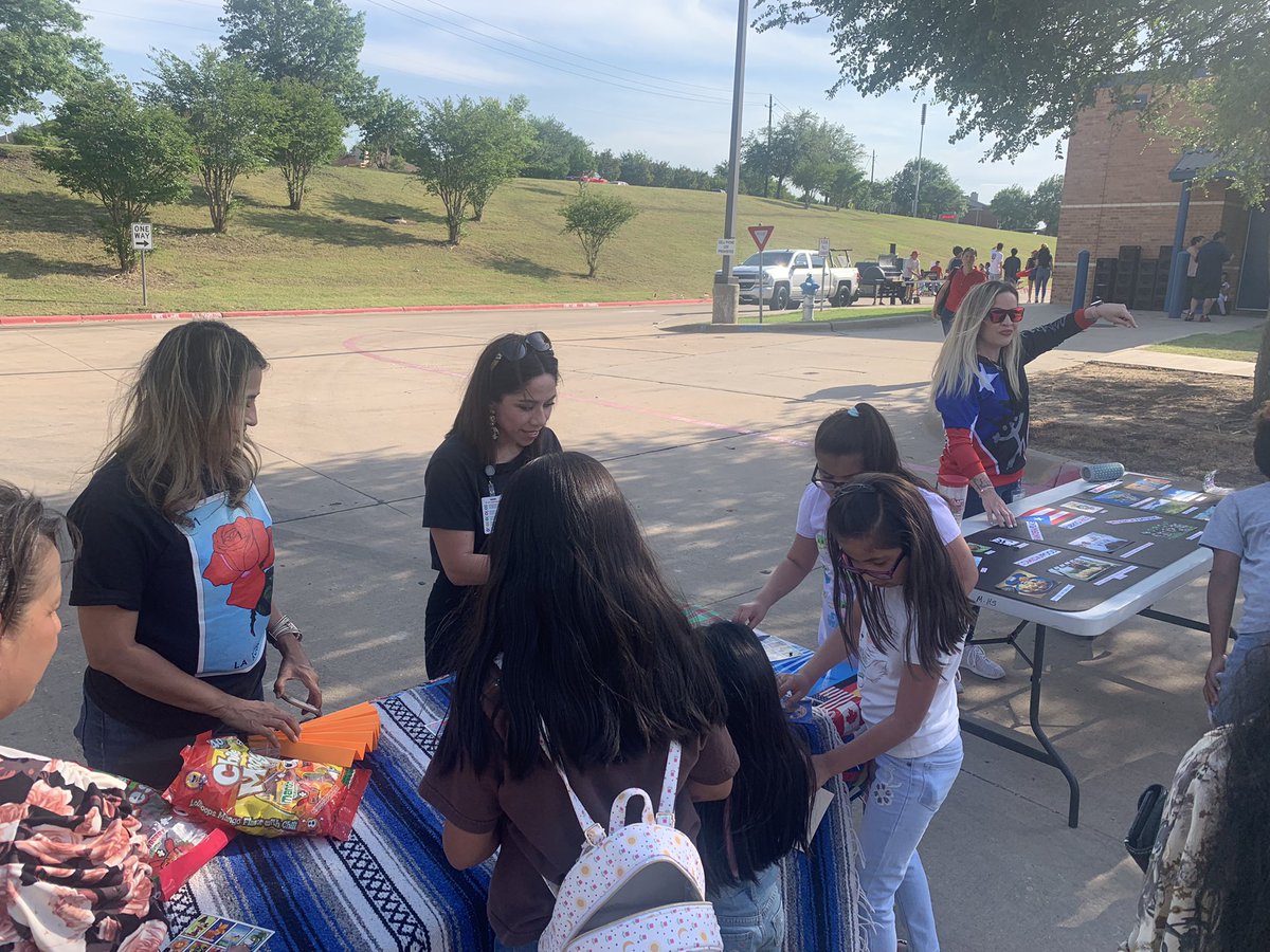 Malvern’s Cultural night! Families, community and the school celebrating together! An amazing night!#mymisd #MalvernSOAR