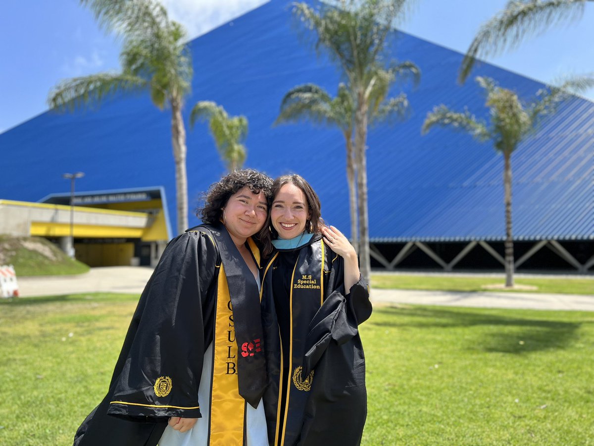 ItsEmely's tweet photo. My little sister and I got to graduate together from @CSULB! @CSULBCED was our second home. We are so grateful for the opportunities that were given to us and the sweet memories that were made. 💛🖤 #GoBeach #GoTeach #GoLead #BeachGrad2022 https://t.co/GFsBfbzgzW