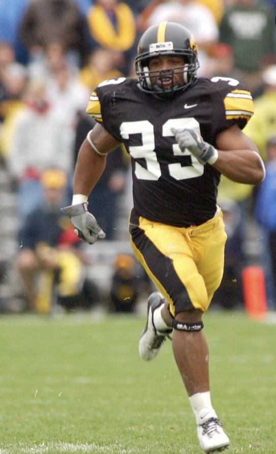 Kennedy Urlacher (@k_urlacher11) on Twitter photo After a great conversation with <a href="/LeVarWoods/">LeVar Woods</a> I am honored to announce I have received an offer from <a href="/HawkeyeFootball/">Hawkeye Football</a> !!
<a href="/GarretsonRick/">Coach G</a> @VaughtCoach <a href="/MG_Underwood/">Coach Mike Underwood</a> After a great conversation with <a href="/LeVarWoods/">LeVar Woods</a> I am honored to announce I have received an offer from <a href="/HawkeyeFootball/">Hawkeye Football</a> !!
<a href="/GarretsonRick/">Coach G</a> @VaughtCoach <a href="/MG_Underwood/">Coach Mike Underwood</a>