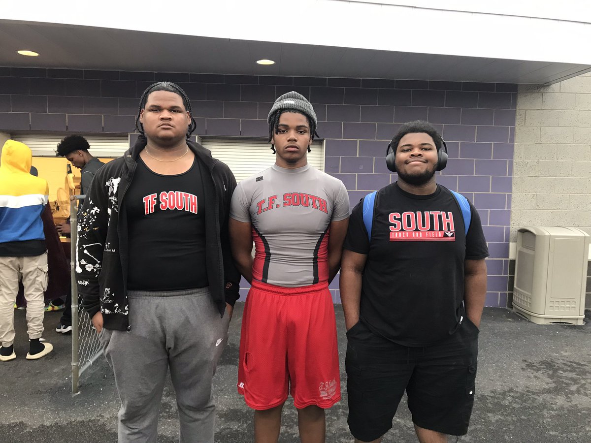 TFSthrows's tweet photo. Sectional competitors for tonight! (l to r) Isaiah Isom (SP and Discus), Karrel Harvest (Discus), Jordan Burton (SP). @IsaiahIsomD1 @K2LOUIE32 @Orien_san @TFSouthTF https://t.co/Z86SiyqpDy