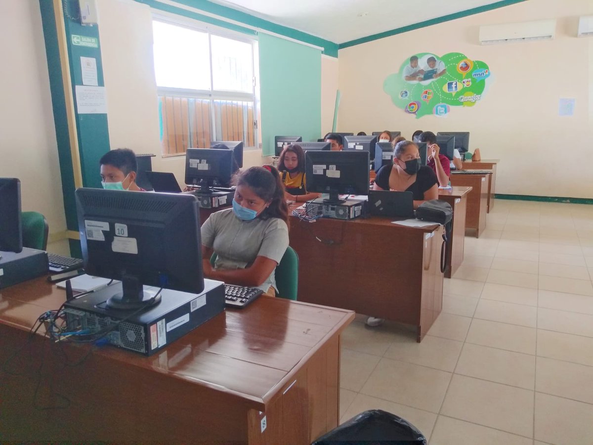 cobacamoficial's tweet photo. Con una participación de los 37 centros educativos #COBACAM, esta mañana se realizó la aplicación de examen de admisión #EXINI para los aspirantes a formar parte de la #FábricaDeSueños COBACAM.
https://t.co/x10JPUt8b7 https://t.co/dJsvGlmhhJ