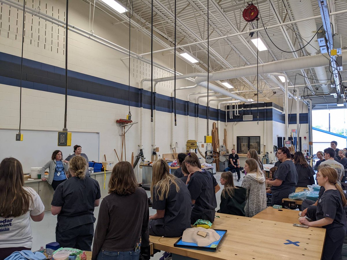 MillstreamCC's tweet image. Mock trauma incident in health professions I and II today. Students had to assess and treat given the situation/scene. Victims were prioritized based on severity. Great learning experience for our actors and health professionals! #theSTREAM #corevalue3 #embraceopportunities