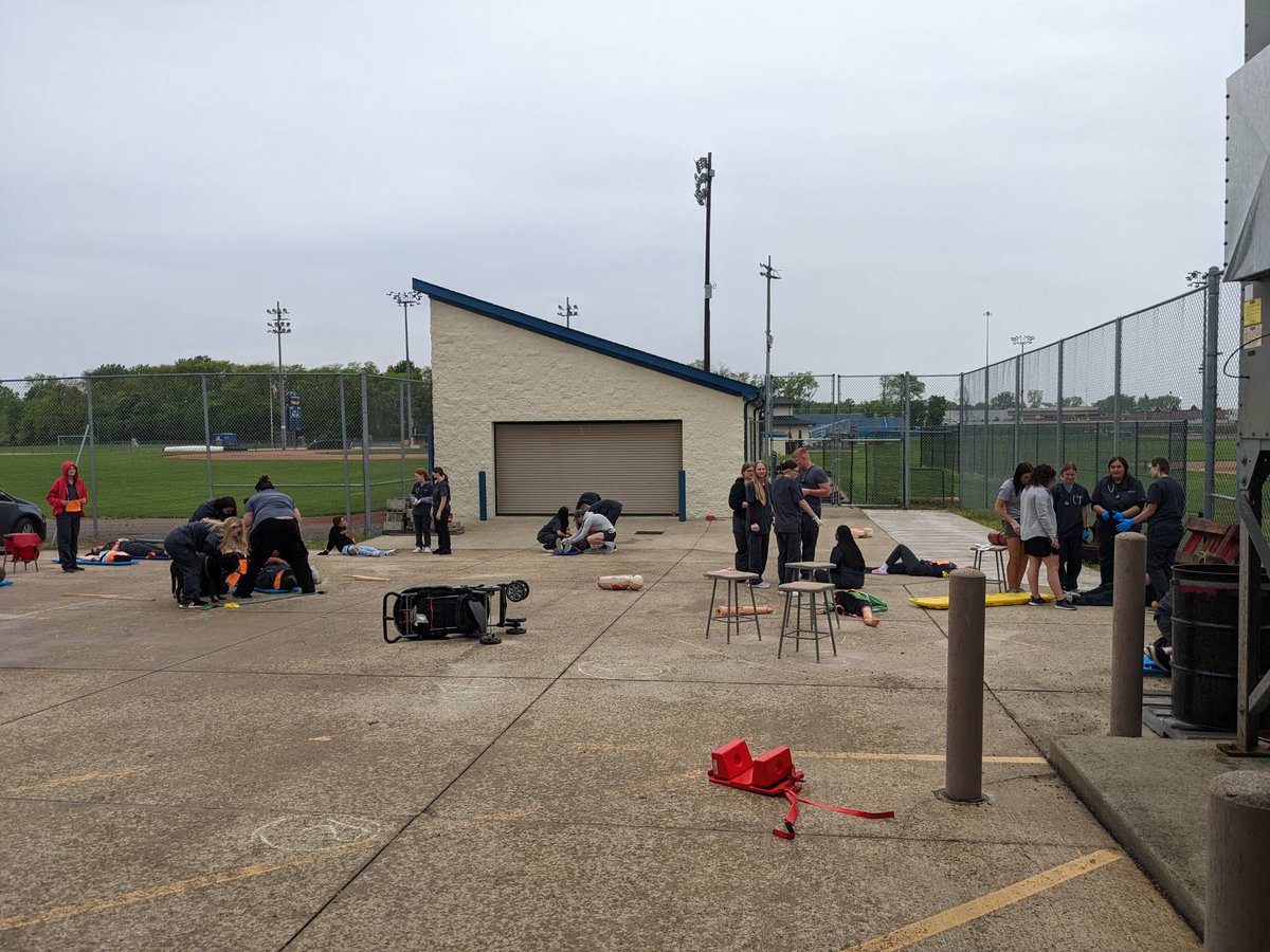 MillstreamCC's tweet image. Mock trauma incident in health professions I and II today. Students had to assess and treat given the situation/scene. Victims were prioritized based on severity. Great learning experience for our actors and health professionals! #theSTREAM #corevalue3 #embraceopportunities