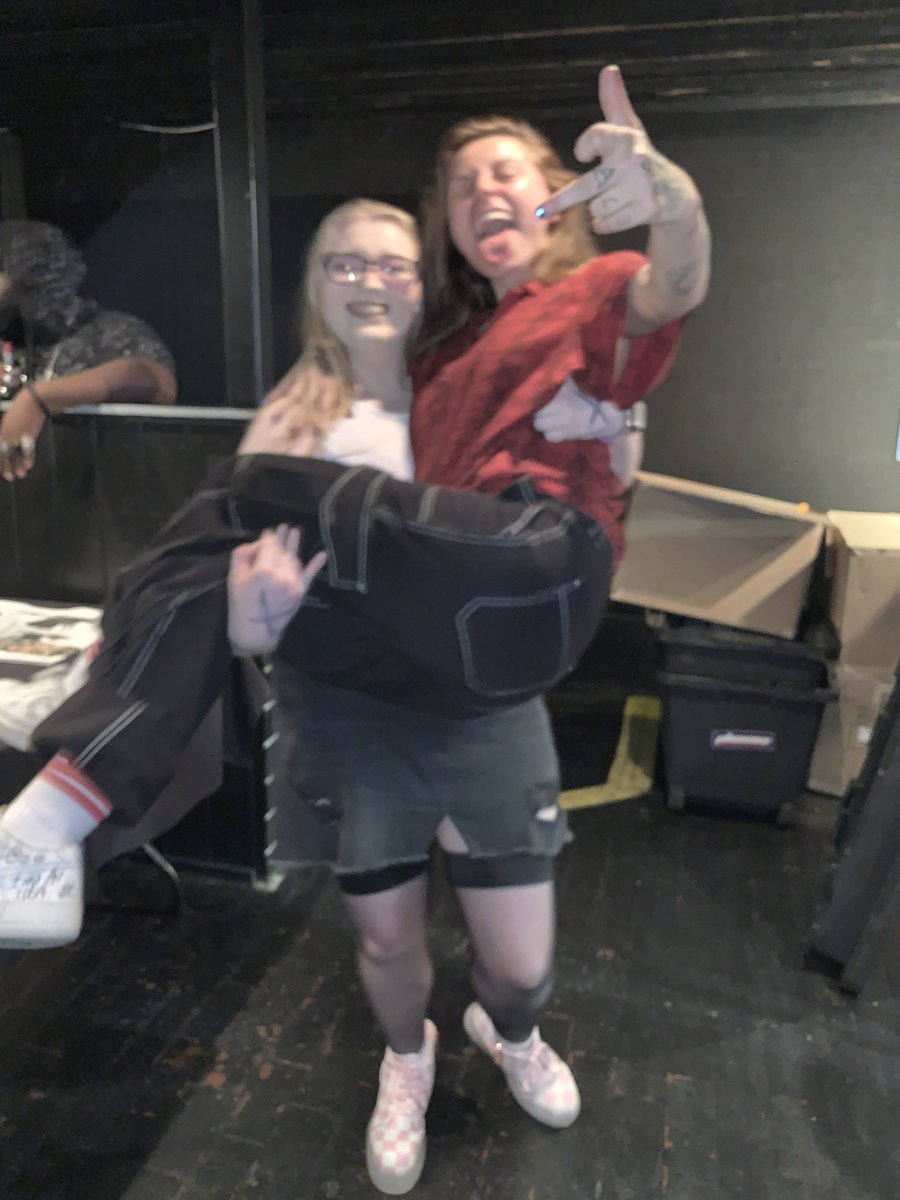 kaylenrice5's tweet photo. can’t believe this human has been part of my life since 2018. wish we could have gotten a picture last night but i can’t wait until i get to see you again @LaurenSanderson https://t.co/iEWw7NtupV