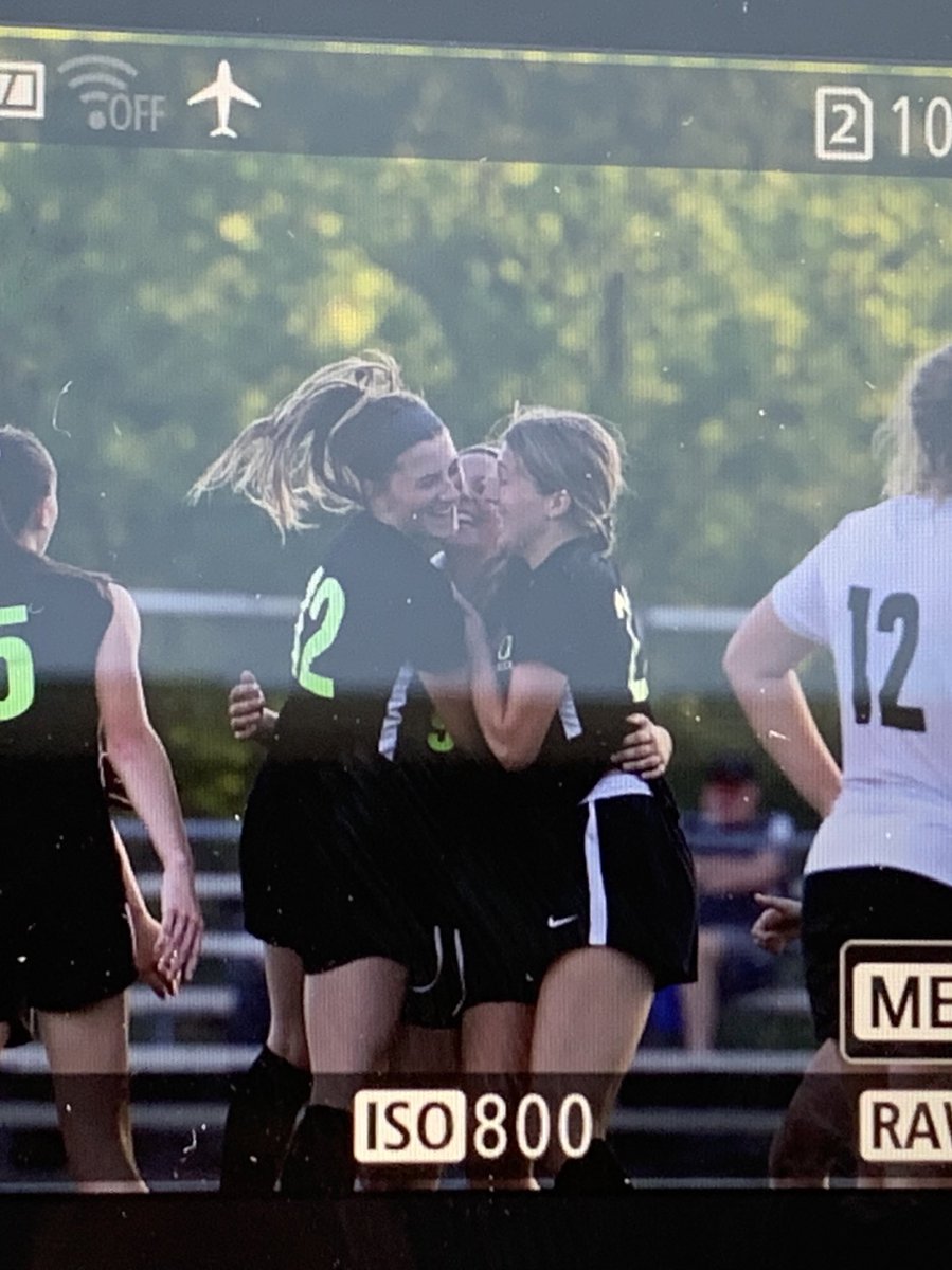 CheapSeatsPhoto's tweet photo. 14:27 left
#JacksonIndians - 1
@Coachguns - 1
@BCzuppon @OHS_Tigers @MehlvilleSD @PatMcKelveyMO #oakvilletigers @STLhssports #districtchampionship https://t.co/XOMsIbshM5