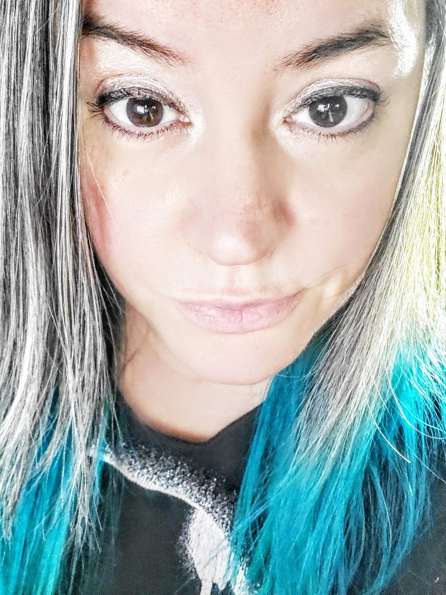 Piece_of_Pisces's tweet photo. @manicpanicnyc 
#AtomicTurquoise Amplified 💙💙 https://t.co/oMWIWgA3q1